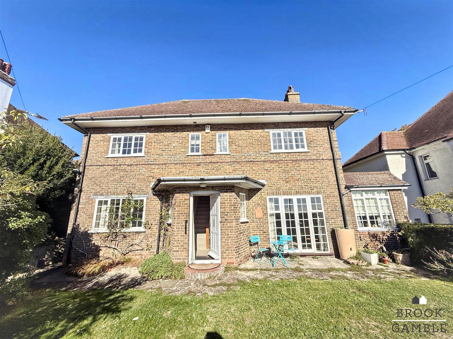 5 Bedroom House - Detached for Sale: £695,000. Pashley Road in Eastbourne, East Sussex